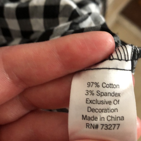 Junior’s SO Keyhole Tie Front Woven Blouse!! - Picture 5 of 6